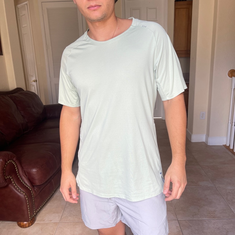 Lululemon Men's Light Green T-Shirt